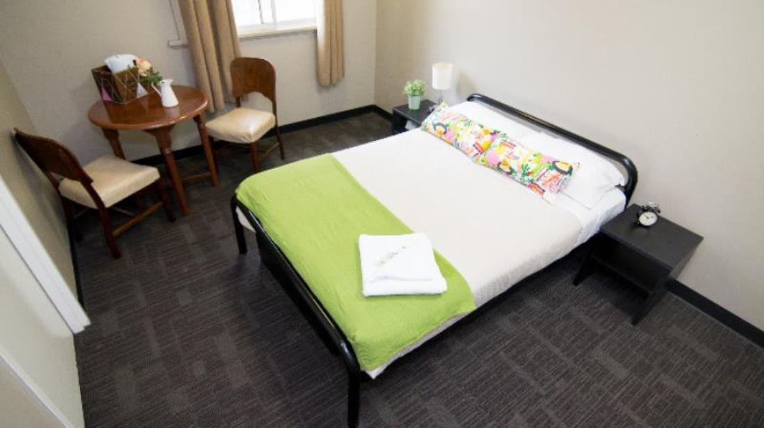 Base Brisbane Embassy Hostel Bagian luar foto