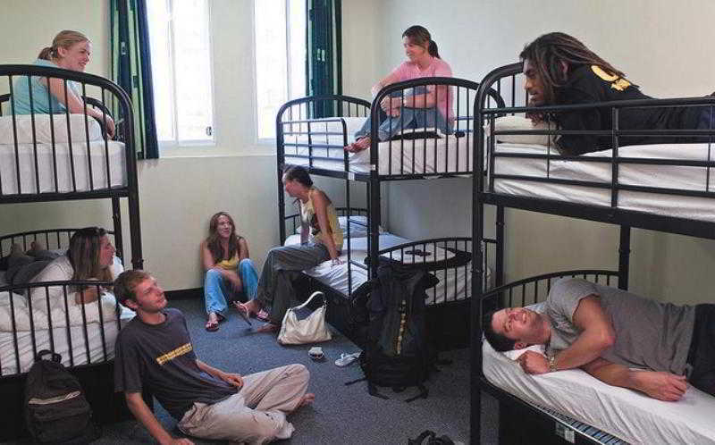 Base Brisbane Embassy Hostel Bagian luar foto
