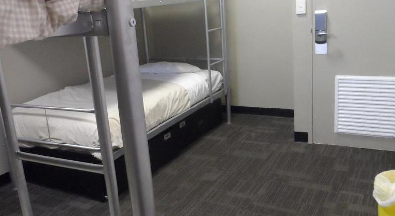 Base Brisbane Embassy Hostel Bagian luar foto