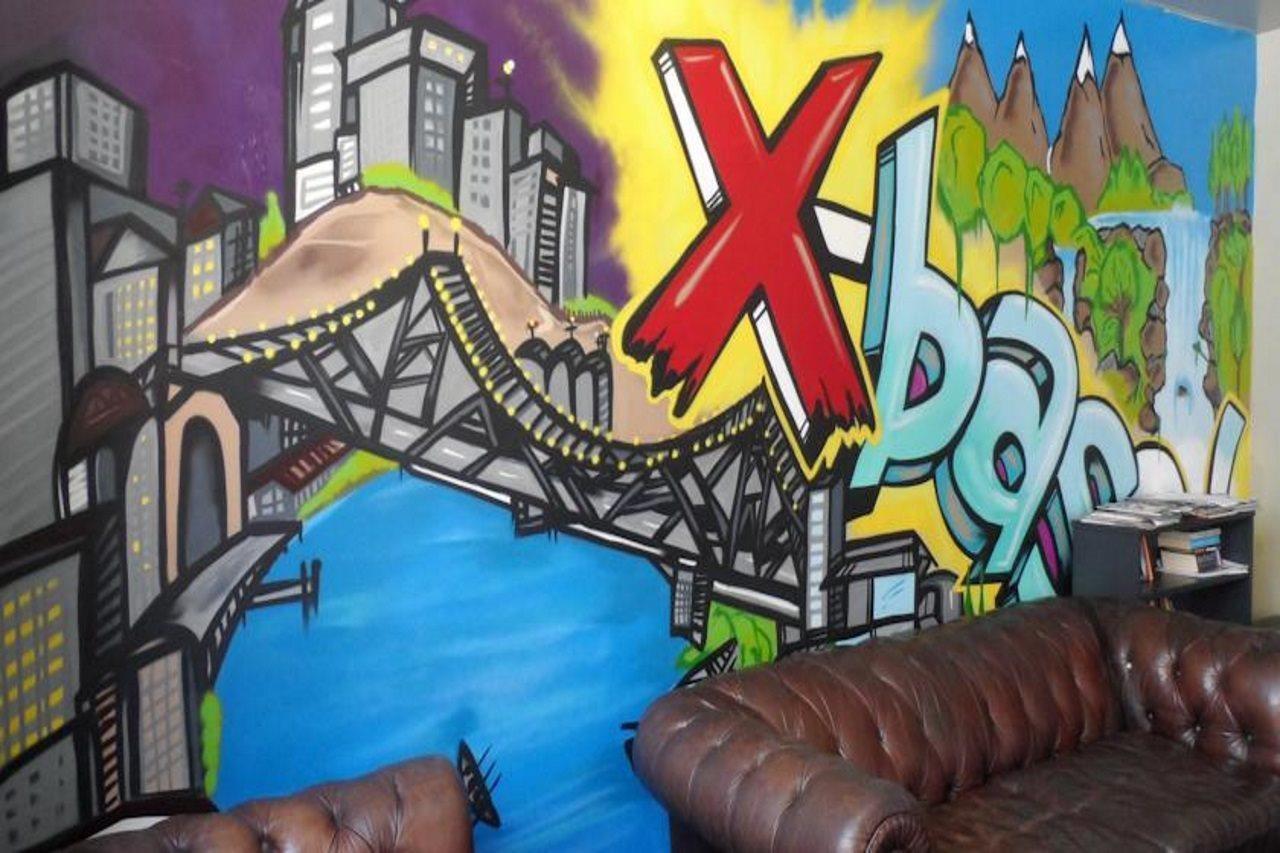 Base Brisbane Embassy Hostel Bagian luar foto